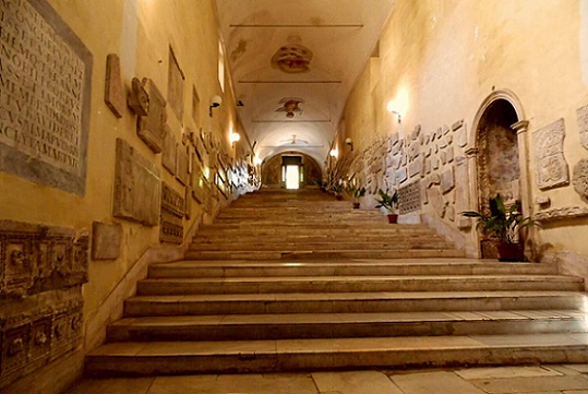 #Rome - Visit The Ancient Catacombs #travel #italy #tourism FrizeMedia